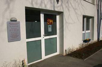 Eingang des Tierambulatoriums Mannswörth